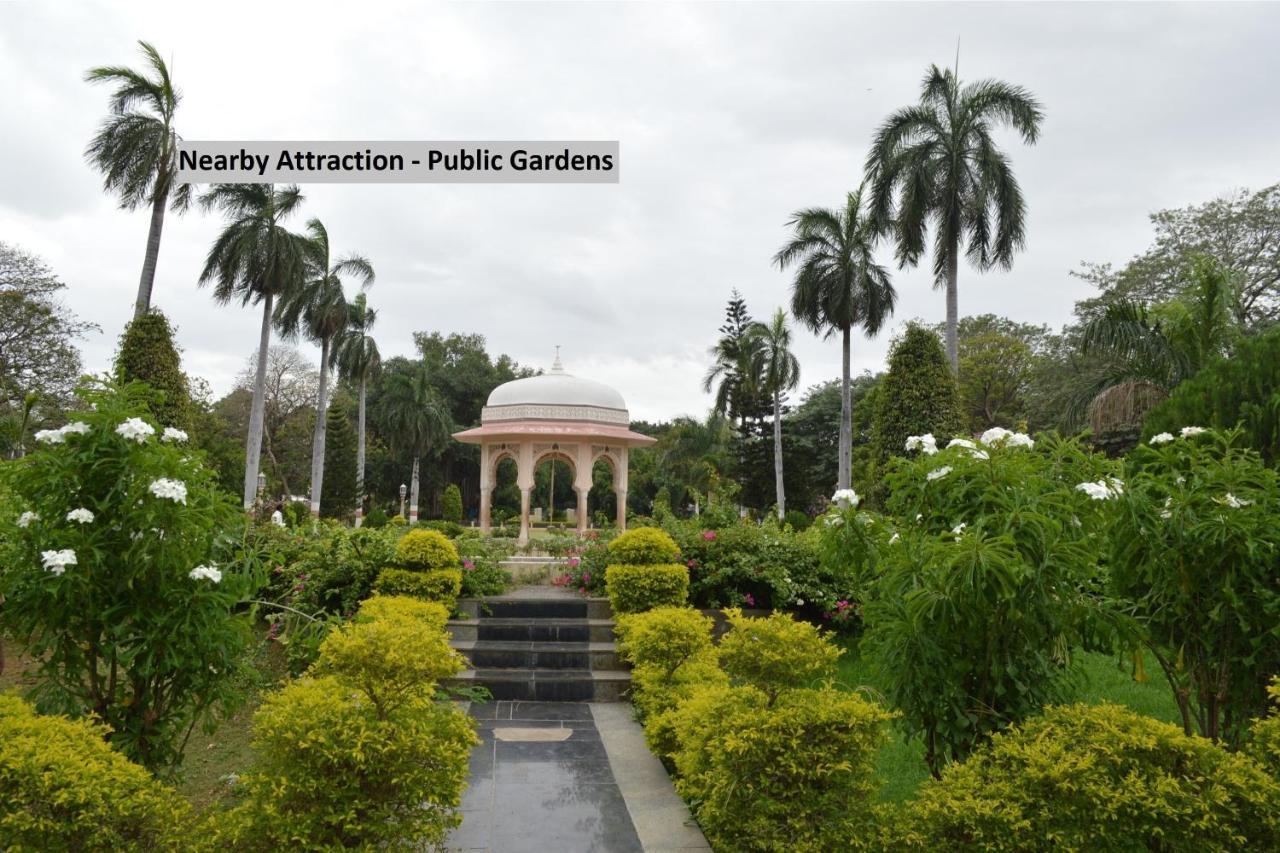 Spot On Classic Lodge Hyderabad Exterior photo