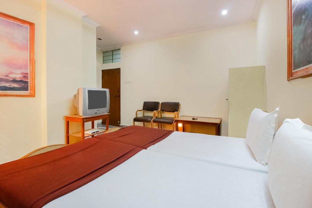 Spot On Classic Lodge Hyderabad Exterior photo